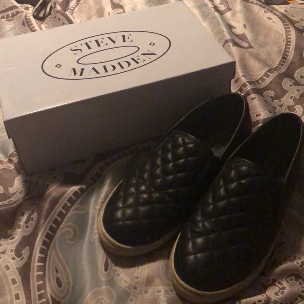 ECENTRIC-Q sneakers